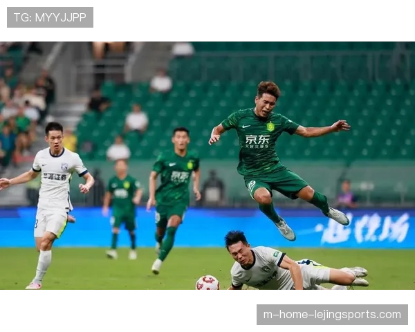 武汉三镇五轮丢11球防线堪忧 传统冠军深陷保级泥潭